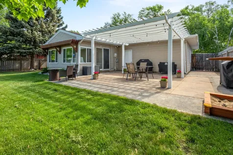 3308 Elm Street N Fargo ND 58102