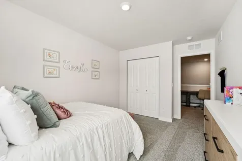 2076 Clearwater Terrace Shakopee MN 55379