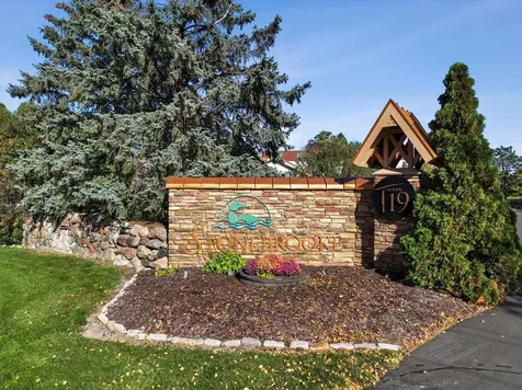 2076 Clearwater Terrace Shakopee MN 55379