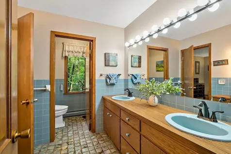 8282 Hidden Bay Court N Lake Elmo MN 55042