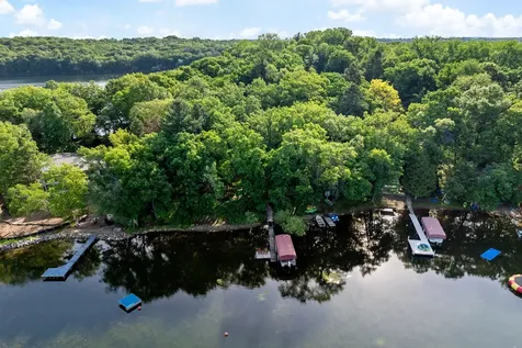8282 Hidden Bay Court N Lake Elmo MN 55042