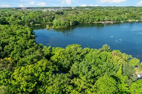 8282 Hidden Bay Court N Lake Elmo MN 55042