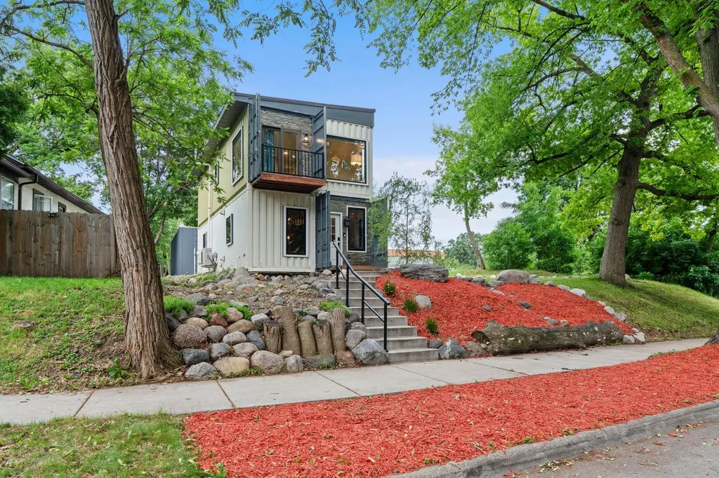 2434 Irving Avenue N Minneapolis MN 55411