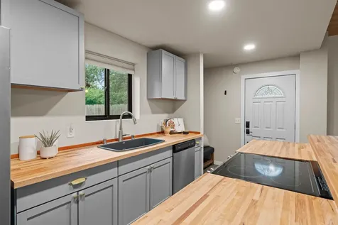 2434 Irving Avenue N Minneapolis MN 55411