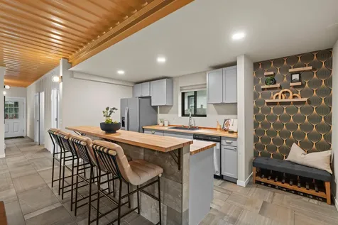2434 Irving Avenue N Minneapolis MN 55411