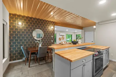 2434 Irving Avenue N Minneapolis MN 55411