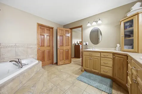 4724 Lavonne Court S Fargo ND 58104
