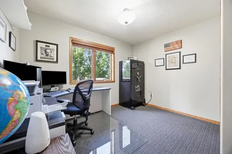 4724 Lavonne Court S Fargo ND 58104