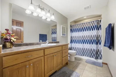 4724 Lavonne Court S Fargo ND 58104