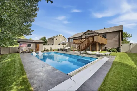 4724 Lavonne Court S Fargo ND 58104