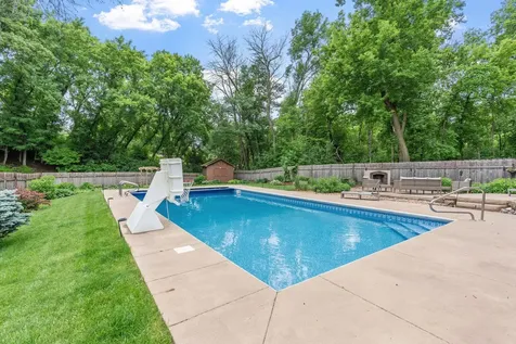 7611 Paulsen Drive Eden Prairie MN 55346