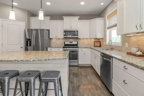 9231 Lighthouse Lane Woodbury MN 55129