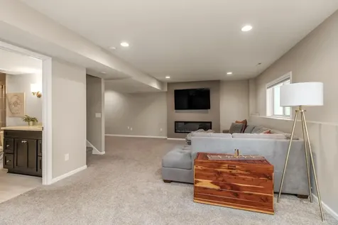 9231 Lighthouse Lane Woodbury MN 55129