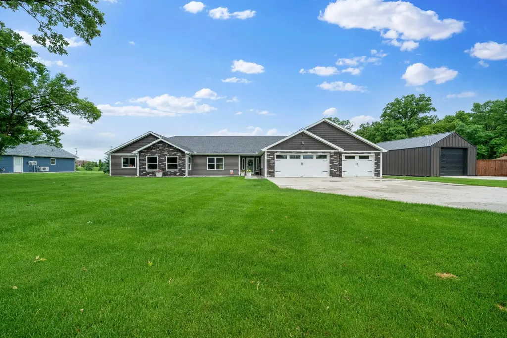 4024 Rosewood Lane SE Alexandria MN 56308