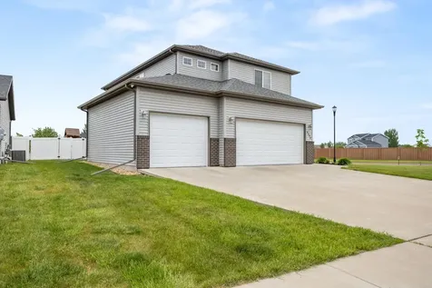 3590 49th Street S Fargo ND 58104