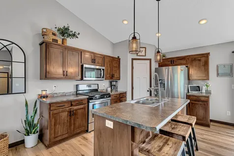 1802 Perennial Lane NE Sauk Rapids MN 56379