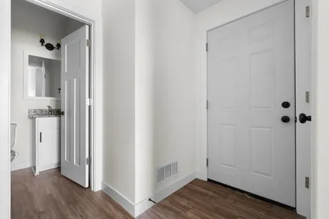 1796 Calhoun Court S Cambridge MN 55008