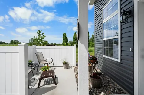 1796 Calhoun Court S Cambridge MN 55008
