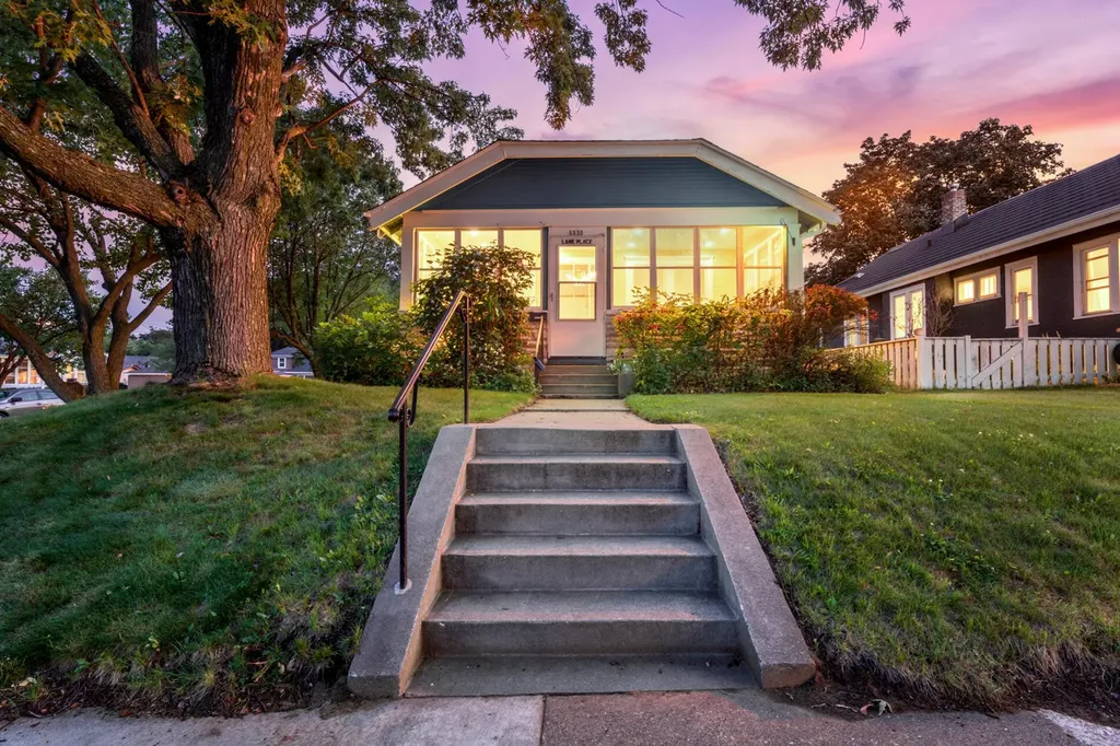 1111 Lane Place Saint Paul MN 55106