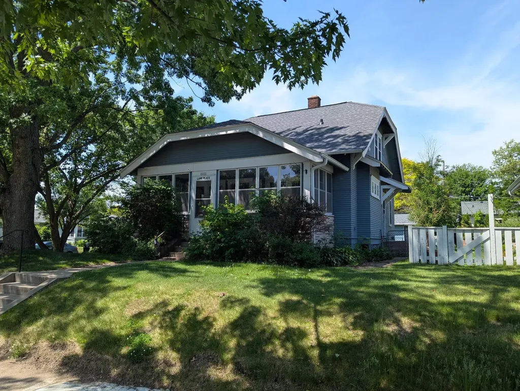1111 Lane Place Saint Paul MN 55106