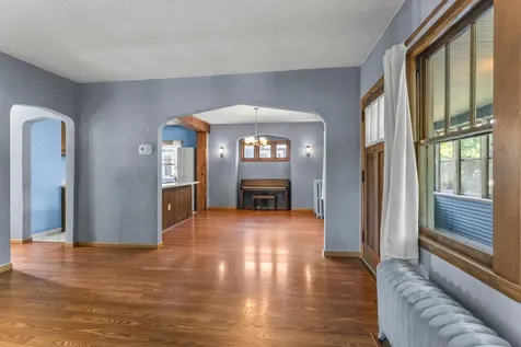 1111 Lane Place Saint Paul MN 55106
