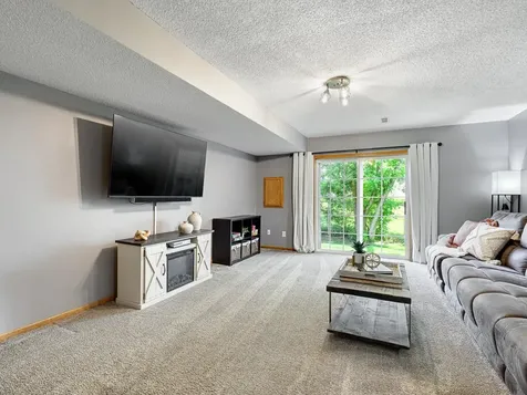 921 Pine Street Farmington MN 55024