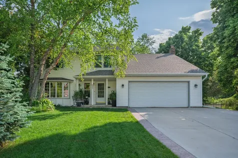 901 Southwind Drive Burnsville MN 55306