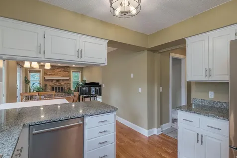 901 Southwind Drive Burnsville MN 55306