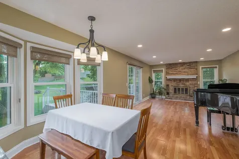901 Southwind Drive Burnsville MN 55306