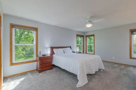 901 Southwind Drive Burnsville MN 55306