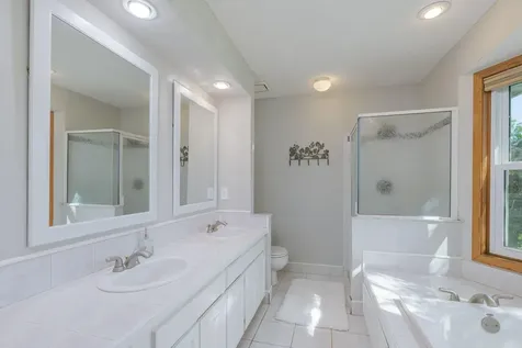 901 Southwind Drive Burnsville MN 55306