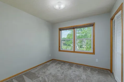 901 Southwind Drive Burnsville MN 55306