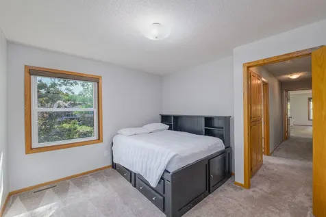 901 Southwind Drive Burnsville MN 55306