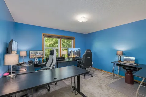 901 Southwind Drive Burnsville MN 55306