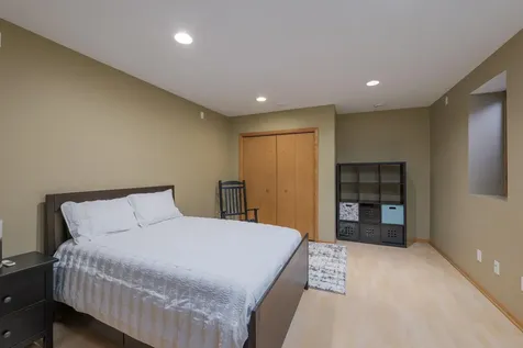 901 Southwind Drive Burnsville MN 55306