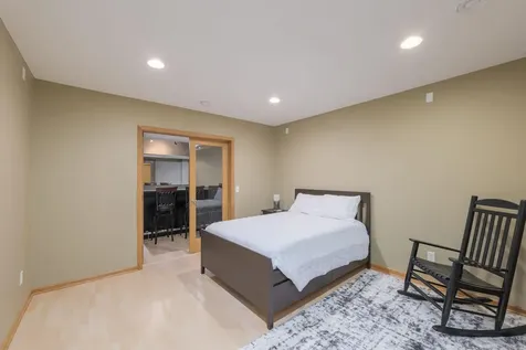 901 Southwind Drive Burnsville MN 55306