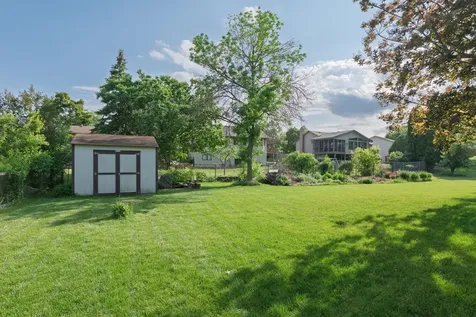 901 Southwind Drive Burnsville MN 55306