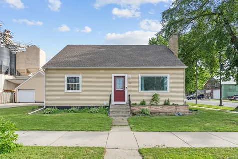 125 W Church Street Belle Plaine MN 56011