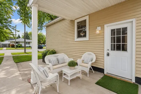 125 W Church Street Belle Plaine MN 56011