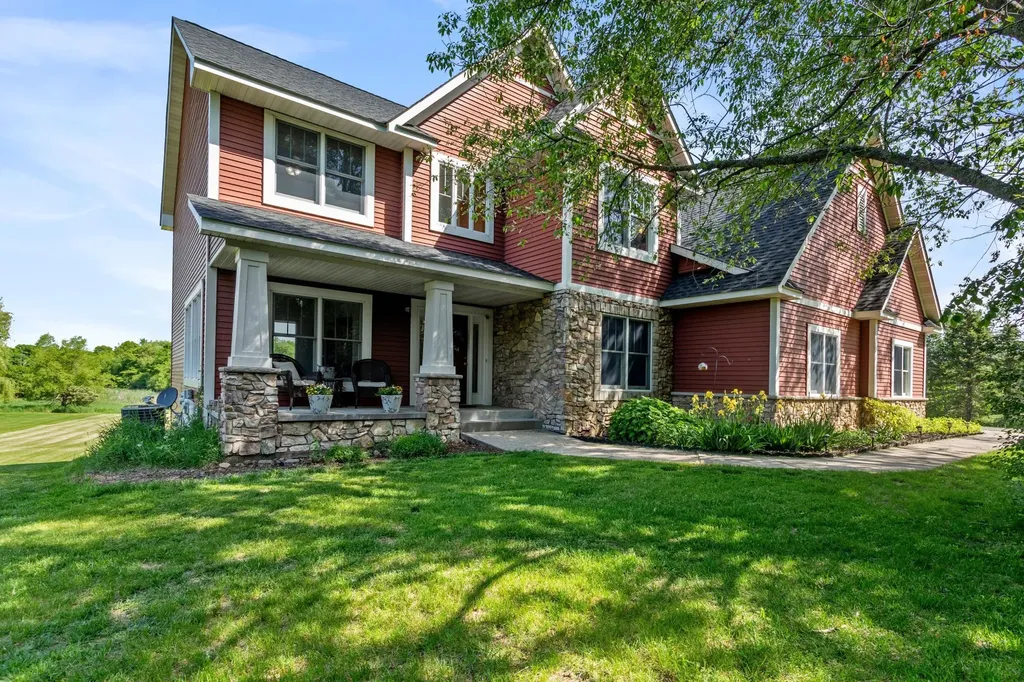 1454 166th Avenue New Richmond WI 54017