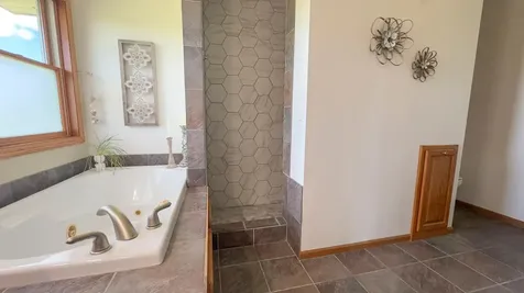 1454 166th Avenue New Richmond WI 54017