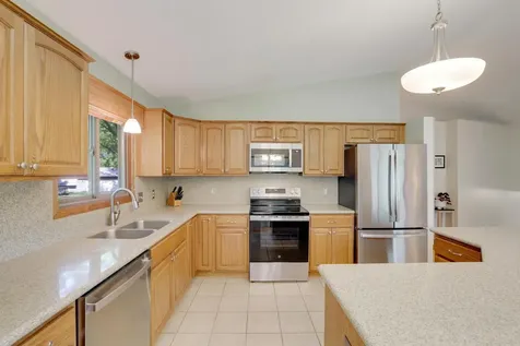1980 Timber Wolf Trail N Eagan MN 55122
