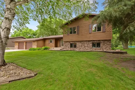 1139 10th Street N Saint James MN 56081