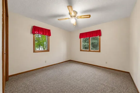 1139 10th Street N Saint James MN 56081
