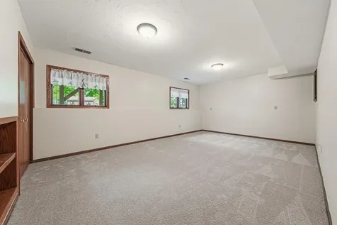 1139 10th Street N Saint James MN 56081