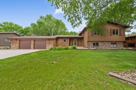 1139 10th Street N Saint James MN 56081