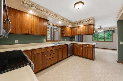 1139 10th Street N Saint James MN 56081