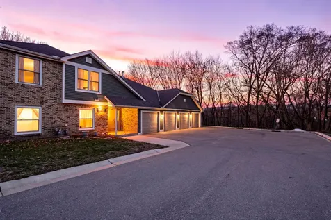 3861 Gold Point Eagan MN 55122