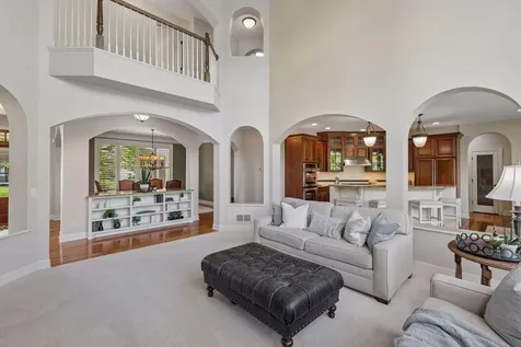 3667 Lerive Way Chaska MN 55318