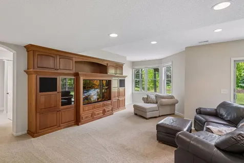 3667 Lerive Way Chaska MN 55318